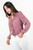 Blusa manga larga en gasa estampada con cuello neru anatómico y escote en V.