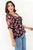 Blusa manga 3/4 en Alana D24 con escote cuadrado, bobitos y corte bajo busto