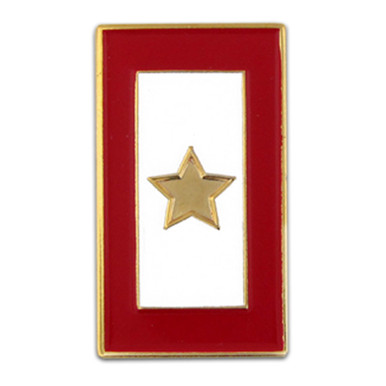 Cờ đỏ sao vàng trên nền vải đen tạo nên quốc kỳ Gold Star Service Flag gợi lên sự tôn trọng và cảm kích của chúng ta đối với những người lính và gia đình họ đã hi sinh vì phẩm giá tổ quốc. Hãy xem hình ảnh liên quan để bày tỏ lòng biết ơn.