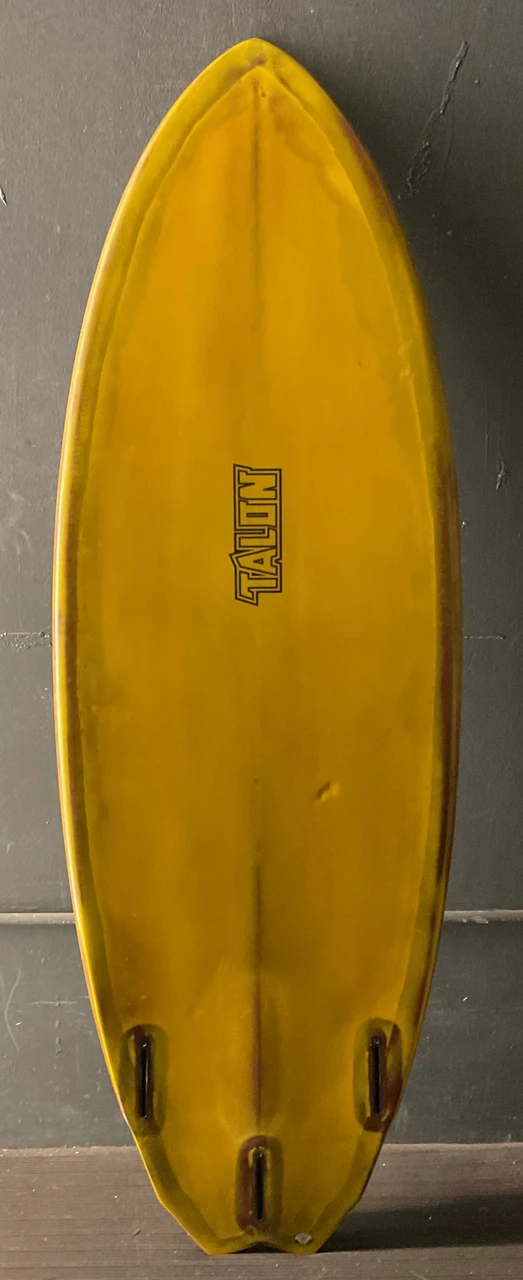 Talon Surfboard 5'7" photo 4