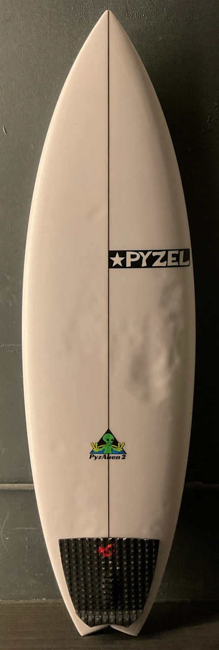 5'10" Pyzalien ll photo 2