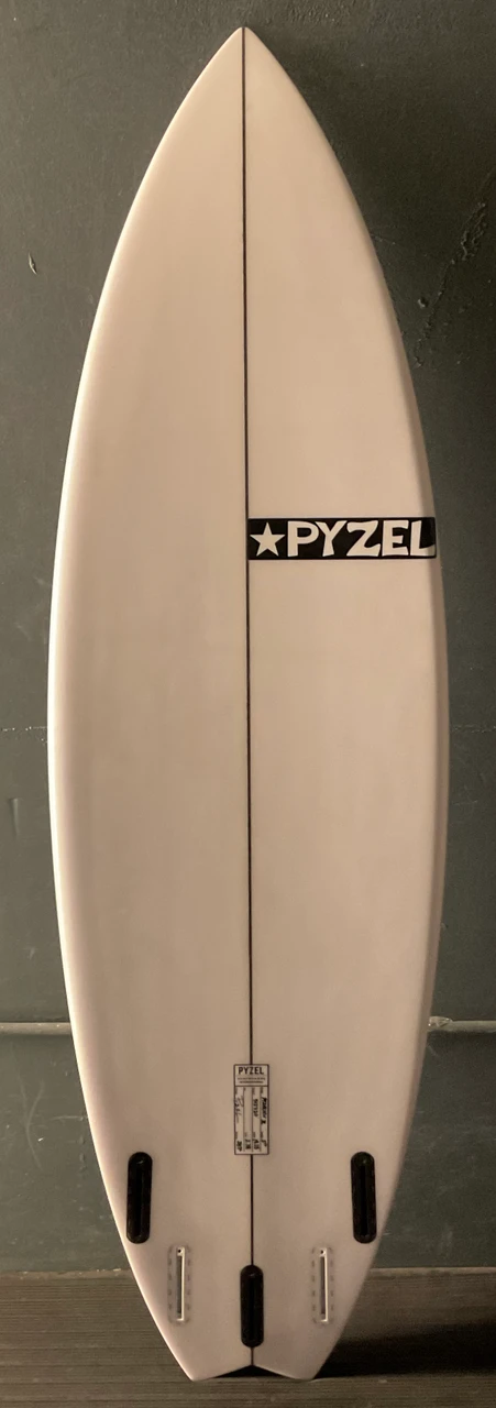 5'10" Pyzalien ll photo 4