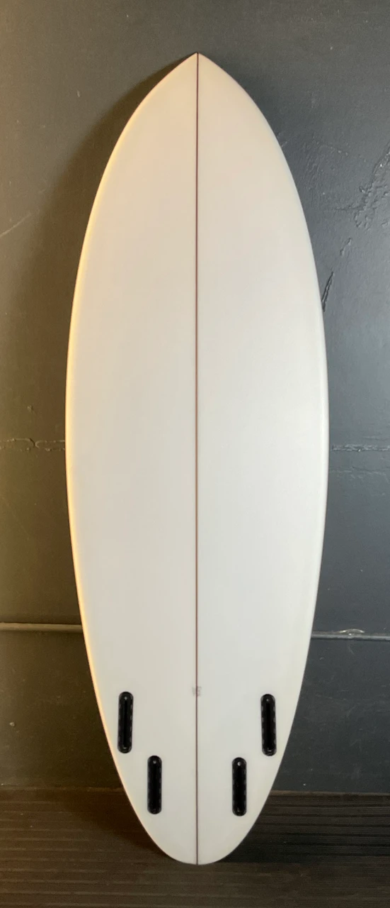 5'8" T. REV photo 3