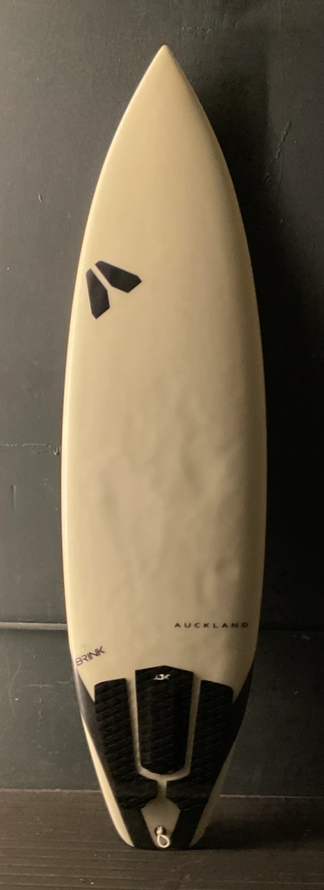 6'0" Auckland photo 2