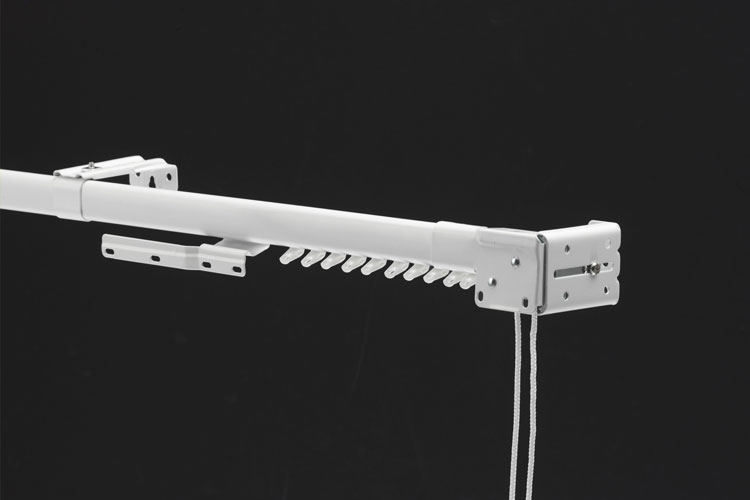 extendable-curtain-track500.jpg