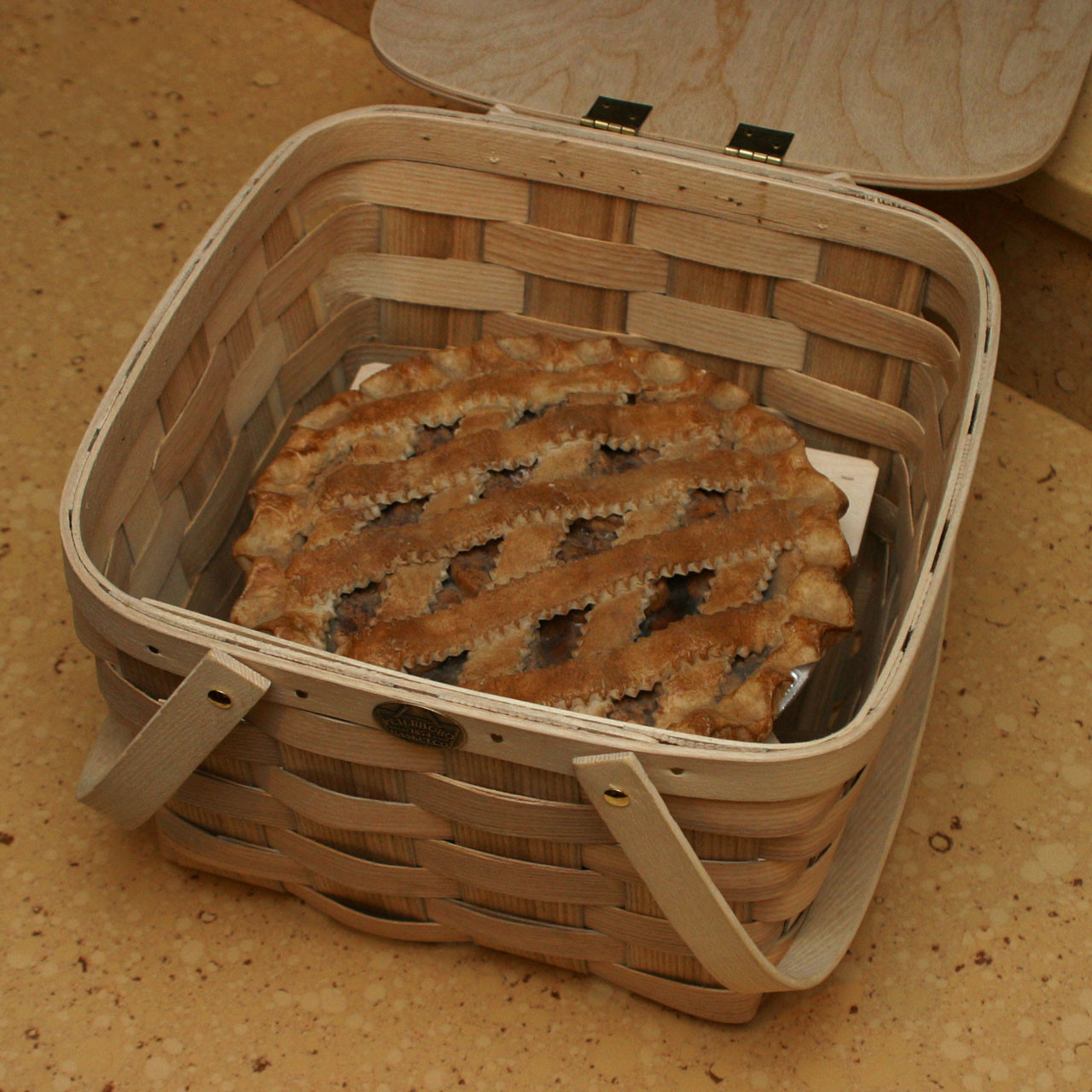 Pie Basket Peterboro TwoPie Basket with Solid Lid and Tray