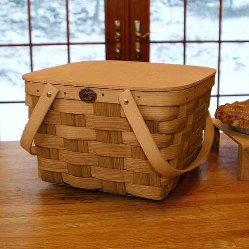 Peterboro Two-Pie Basket with Solid Lid and Tray - Thumbnail 3