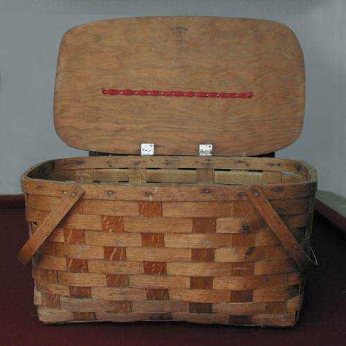 Peterboro Antique 1930s Picnic Basket
