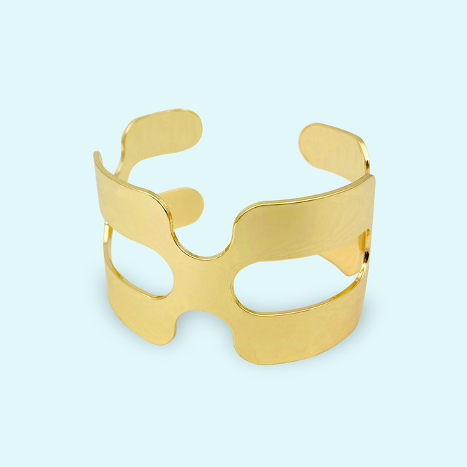 Circulos Gold Cuff Bracelet. Attract positivity and abundance with our bracelets for women.