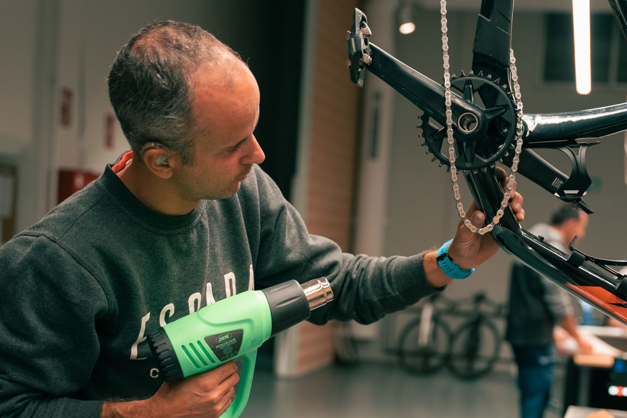 Cómo hacer mantenimiento básico a tu bicicleta eléctrica