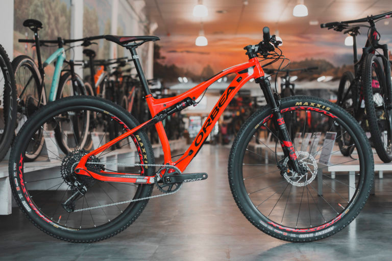 Orbea Oiz M50 2019. La doble apuesta de Biciescapa!
