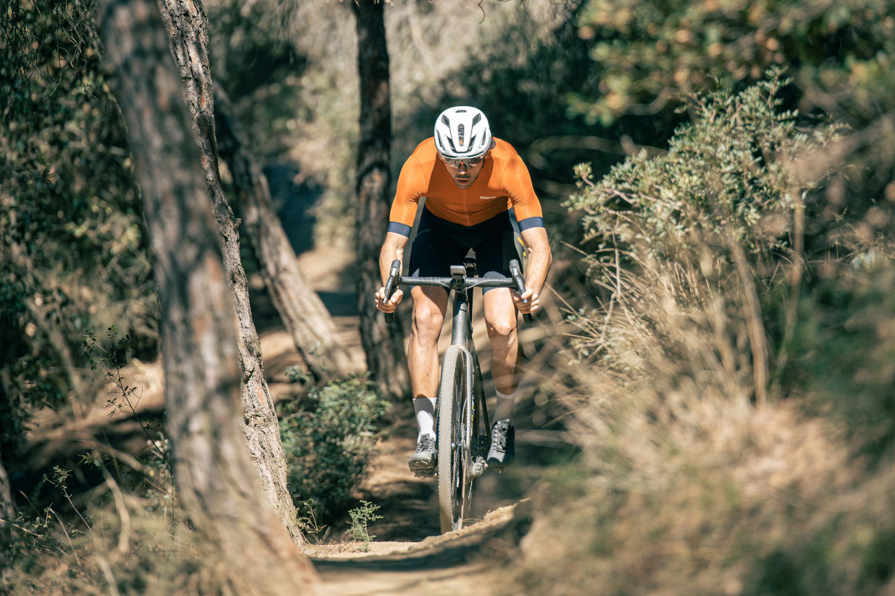 Cómo afrontar una carrera de gravel: el desafío Escapa Contrabandistes