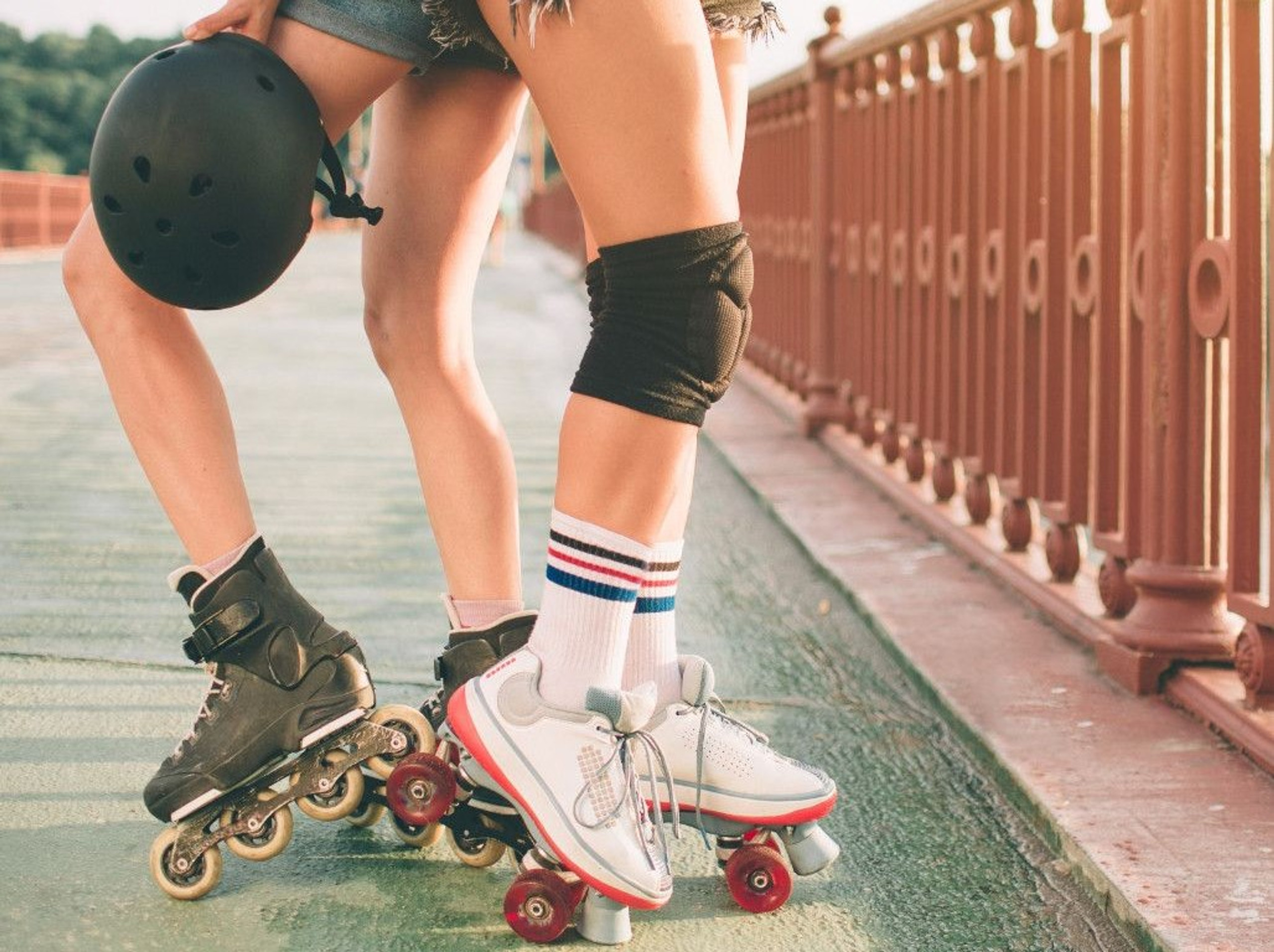 What's the difference between roller skating and roller blading