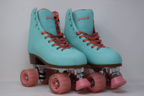 Slightly Used Lenexa Savanna Indoor/Outdoor Roller Skate from Roller Skate Nation 1