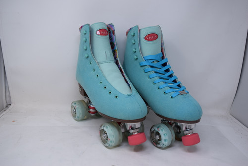 Slightly Used VNLA Parfait Outdoor Roller Skate from Roller Skate Nation 1