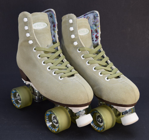 **Slightly** Used VNLA A La Mode Jelly Roll Outdoor Roller Skates | Men's 9 (Ladies' 10) Green