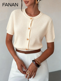 New Autumn, Spring, and Summer Niche Knit Cardigan for Women, Designed in a Lazy Style, Sweater Jacket, Beige Fitted Round-Neck Cardigan, Casual and Elegant Autumn/Winter Jacket, Basic Versatile Style for Urban Commuting, Stylish and Fashionable Casu