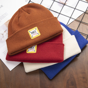 Custom Patch Toque Men Women Knitted Winter Beanie Hats with Woven Label Colorful Acrylic Beanies