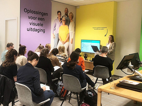 Basistraining visuele hulpmiddelen voor professionals in low vision