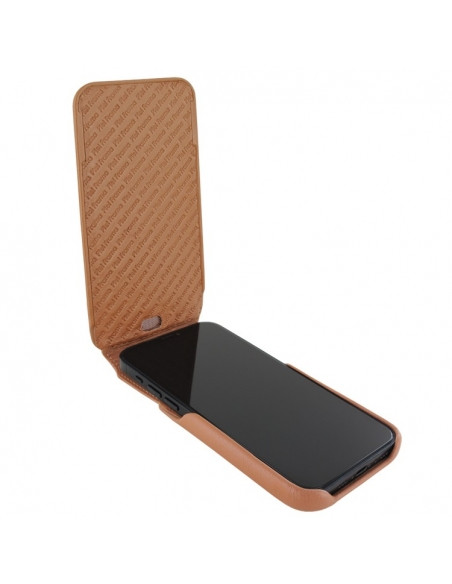 Piel Frama iPhone 15 Tan iMagnum Leather Case