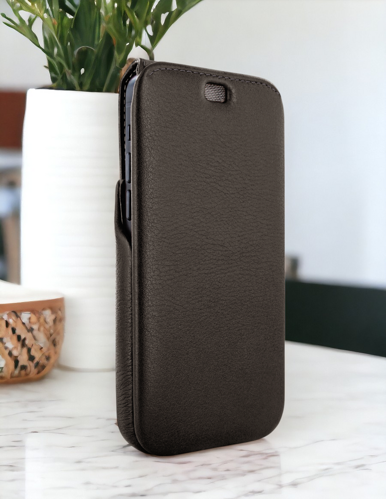 Piel Frama Brown iMagnum Leather Case for iPhone 16 Pro | iPhone 16