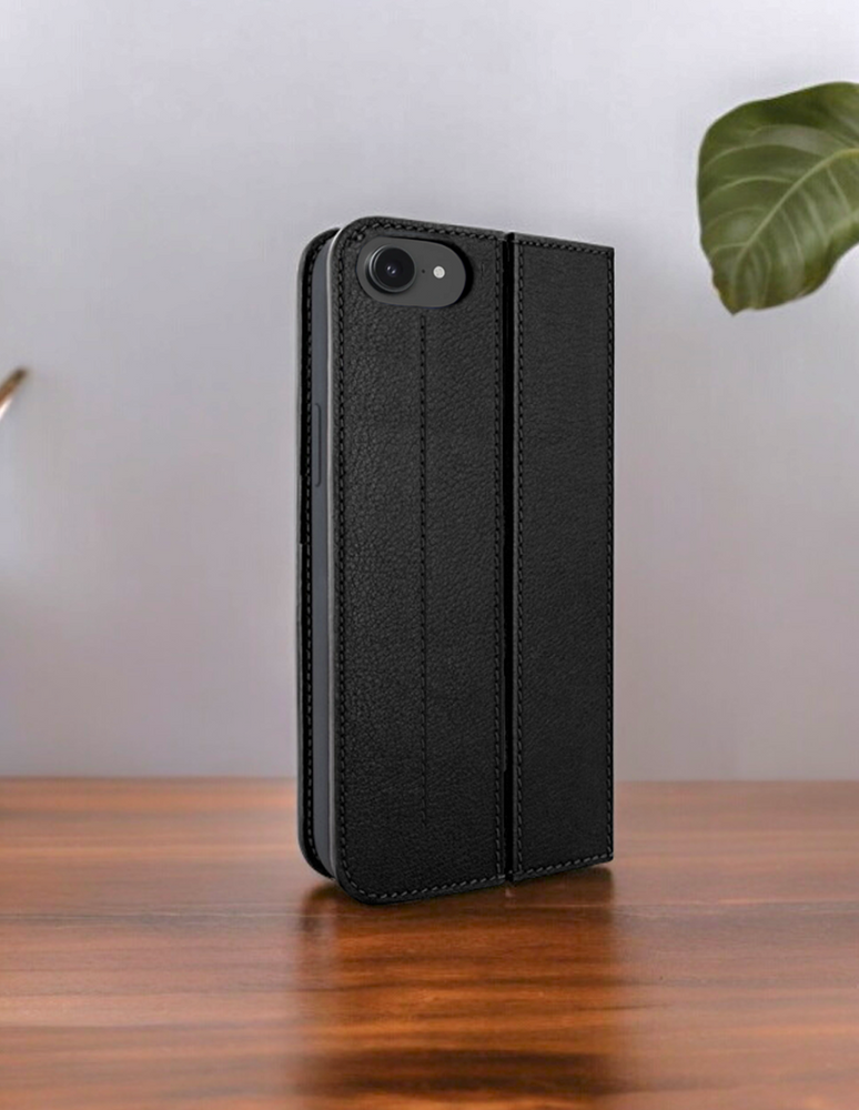 Piel Frama Black FramaSlim Leather Case for iPhone 16e