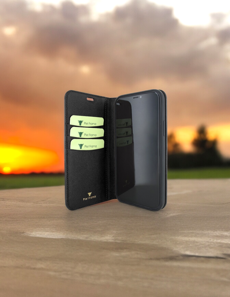 Piel Frama Black Ostrich FramaSlim Leather Case for iPhone 16e