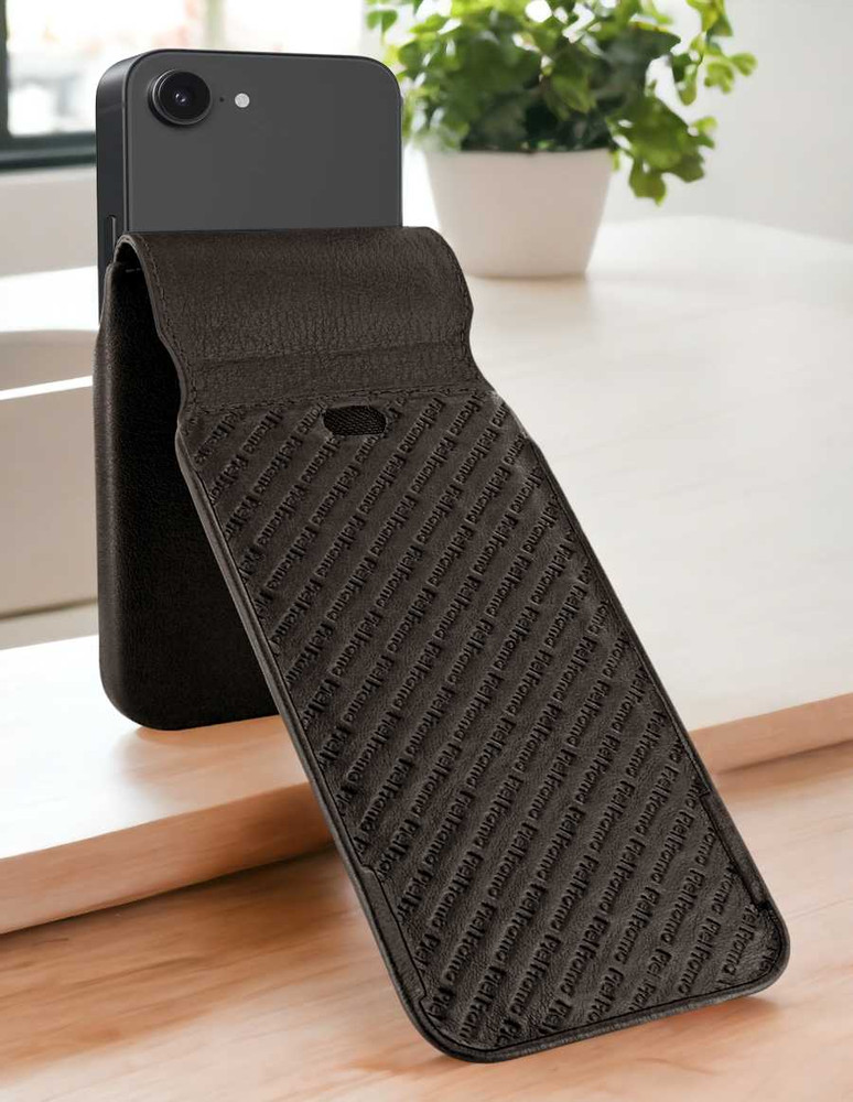 Piel Frama Brown iMagnum Leather Case for iPhone 16e