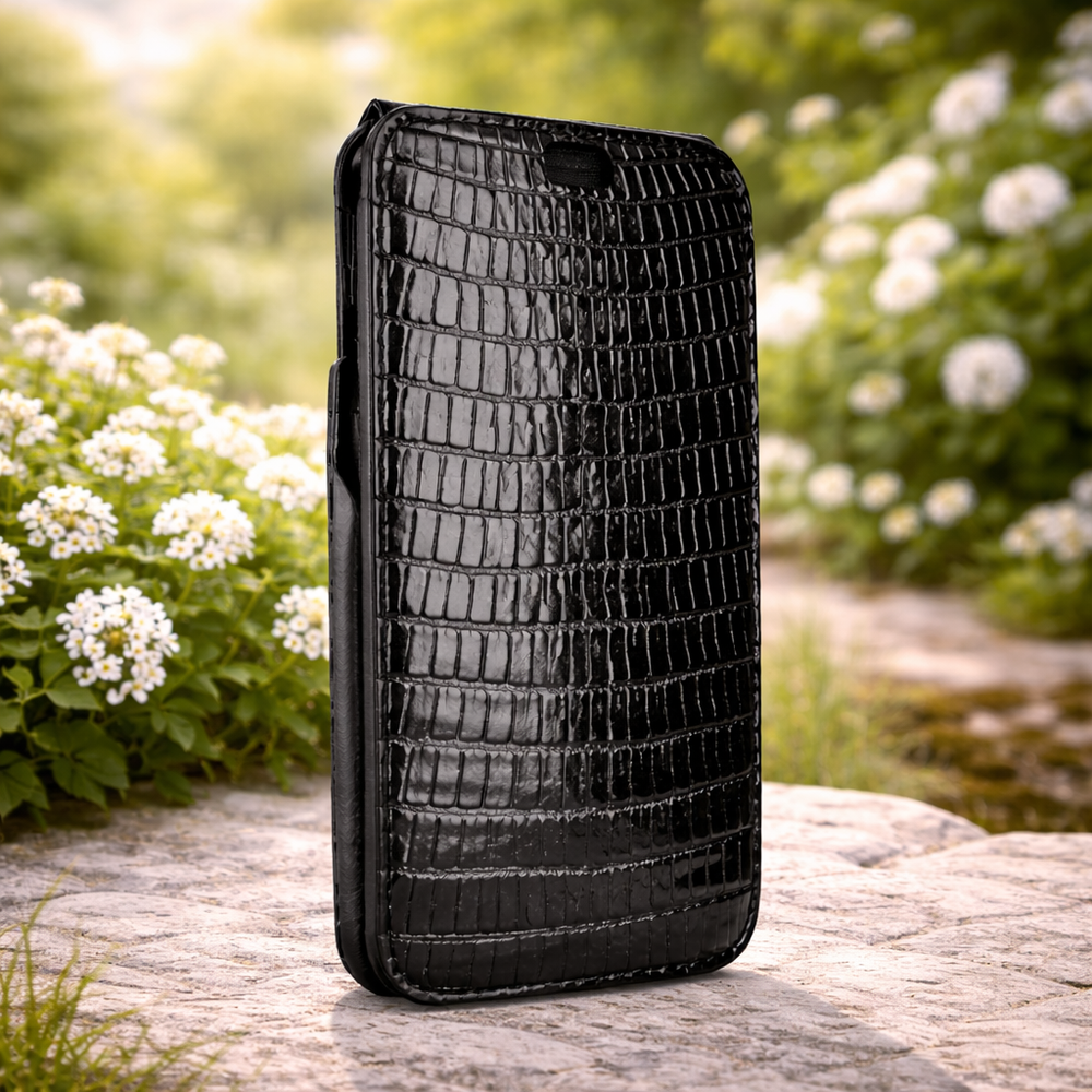 Piel Frama Black Lizard iMagnum Leather Case for iPhone 16e