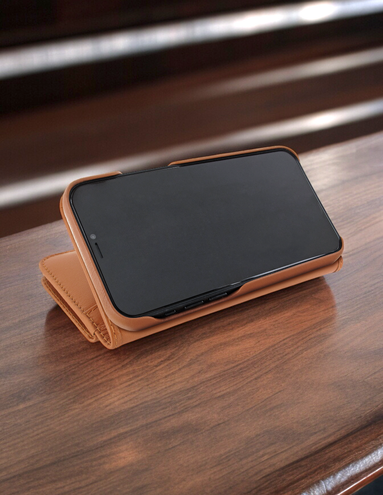 Piel Frama Tan WalletMagnum Leather Case for iPhone 16e