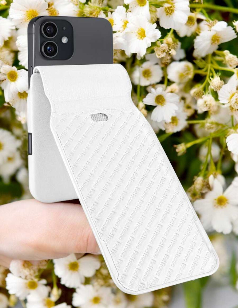 Piel Frama 526 White iMagnum Leather Case for iPhone 17