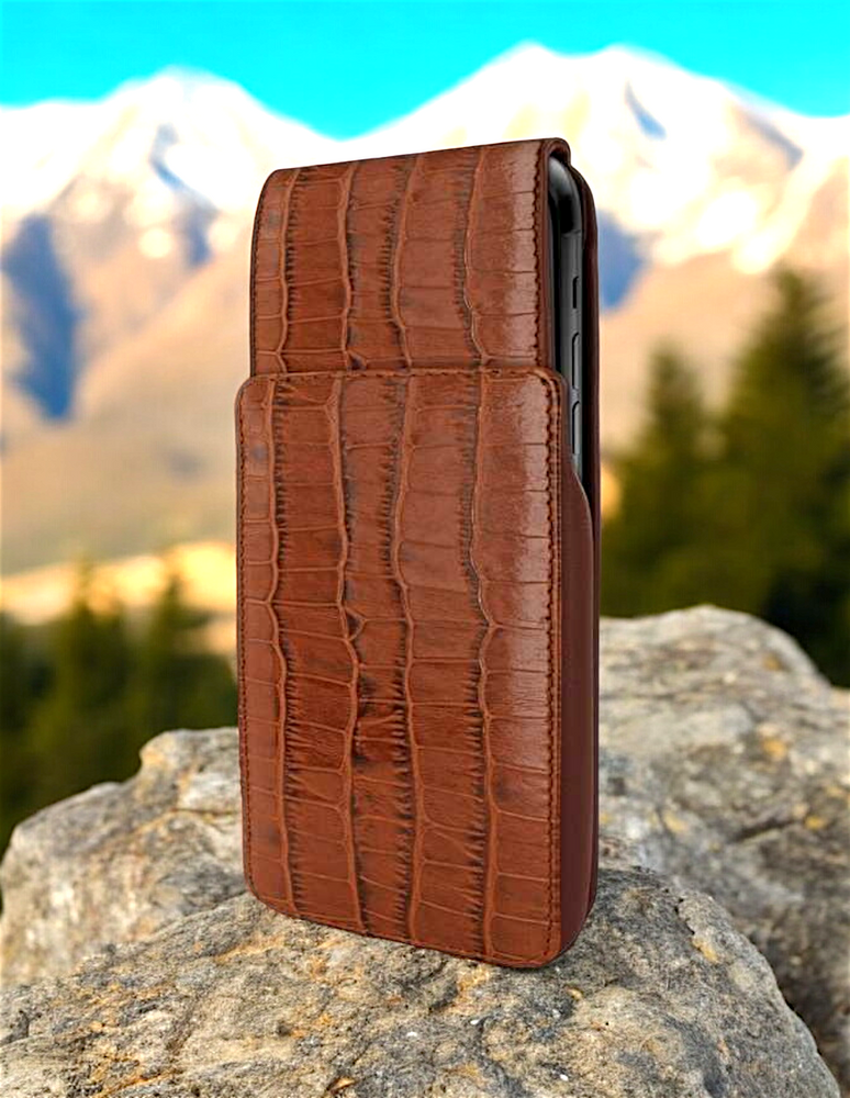 Piel Frama 526 Brown Crocodile iMagnum Leather Case for iPhone 17