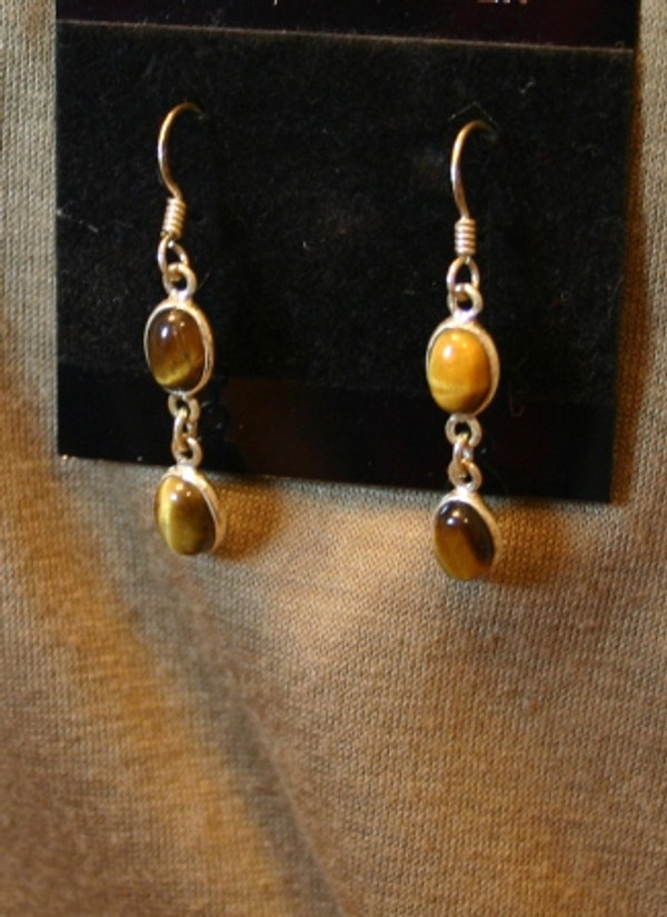 <p>Tigers eye cabochon drop earrings in 925 sterling silver.</p>