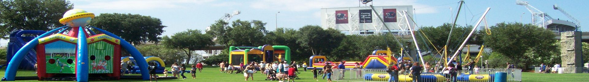 Giant Inflatable Corn Maze - Xtreme Entertainment
