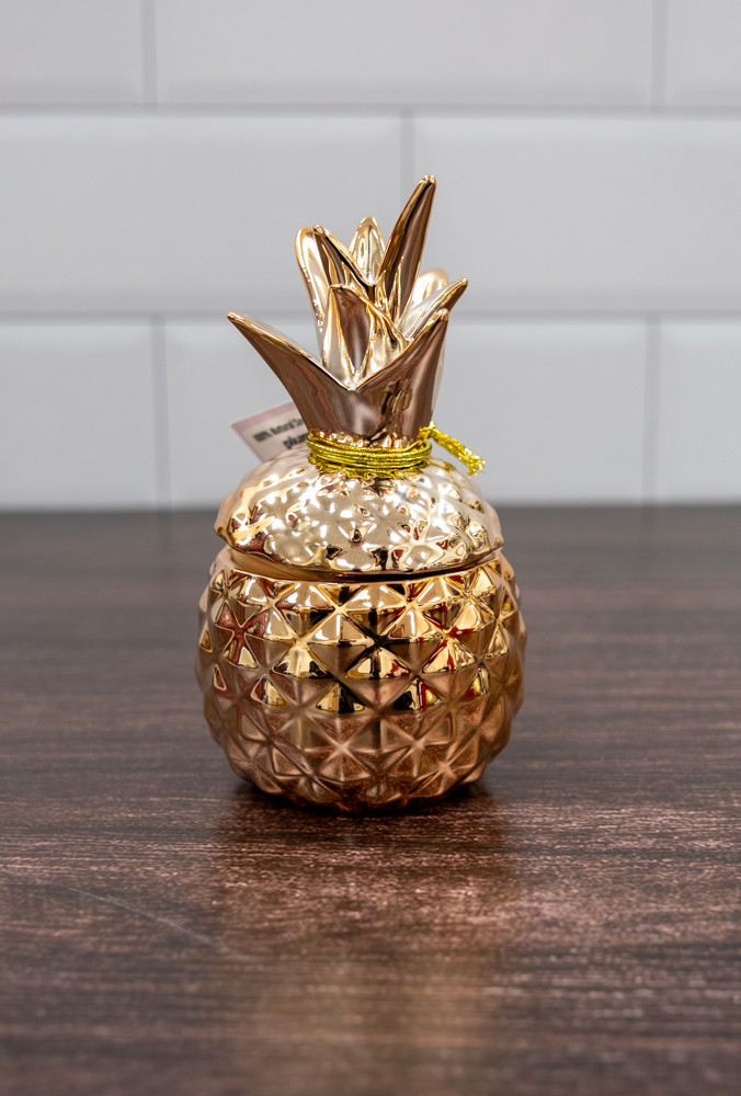 ハワイアンフラワーｉｎキャット WaiWai Ceramic Pineapple Candle 3.2 oz: Plumeria