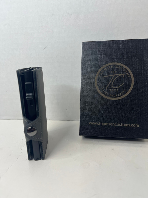 Distressed American Flag Gray Leather Pop Up Wallet