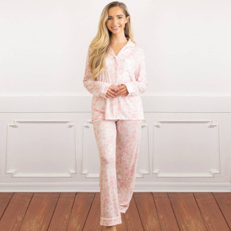 8 Oak Lane women’s pink bow toile long sleeve pajama set with button-down top and drawstring pants (front view)