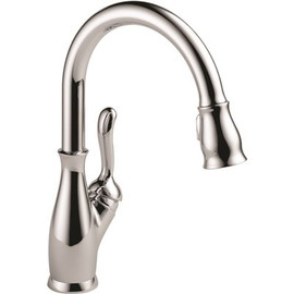 Delta Leland Single-Handle Pull-Down Sprayer Kitchen Faucet with ShieldSpray and MagnaTite Docking Technologies in Chrome