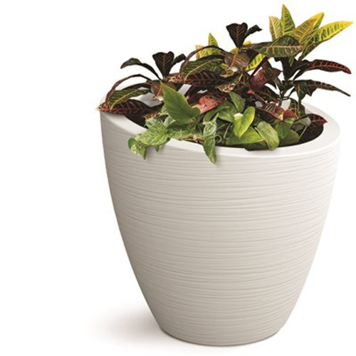 Mayne Modesto 20 in. Round White Polyethylene Planter