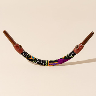 Curved chontawood tepi applicator for ceremonial hapé use