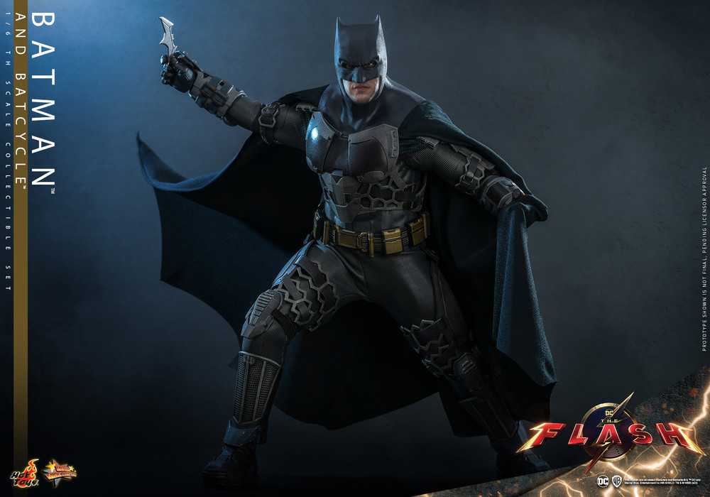 Hot Toys MMS705 Batman and Batcycle The Flash 1/6 Figure