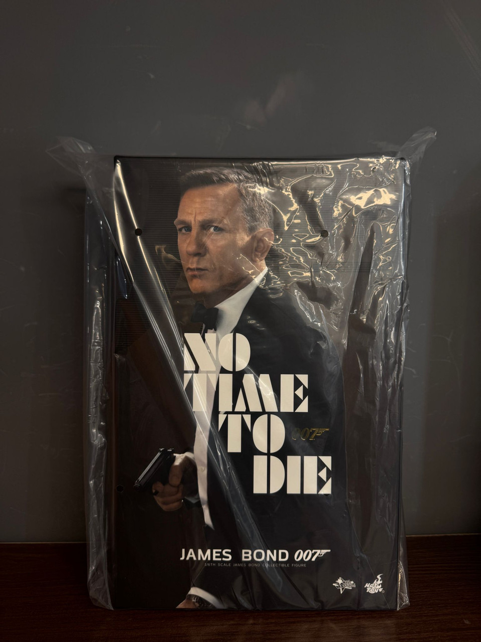 Hot Toys MMS803 James Bond No Time To Die 1/6 Scale Collectible