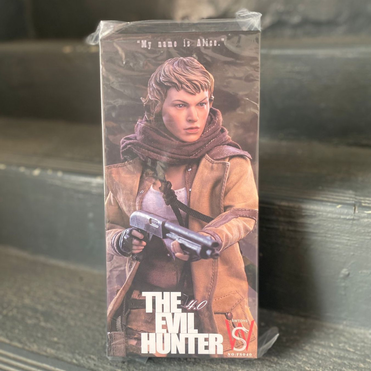 Swtoys FS040 Evil Hunter 4.0 1/6 Action Figure