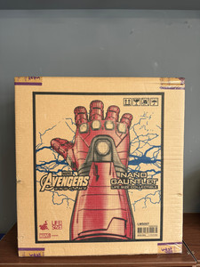 Hot Toys LMS007 Nano Gauntlet Life-Size Collectible Avengers Endgame Hot Toys LMS007 Nano Gauntlet Life-Size Collectible Avengers Endgame
