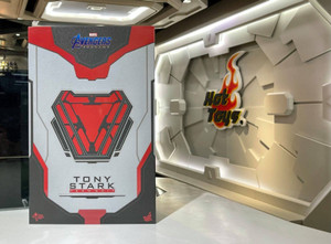 Hot Toys MMS537 Avengers Endgame Tony Stark Team Suit 1/6 Figure Hot Toys MMS537 Avengers Endgame Tony Stark Team Suit 1/6 Figure