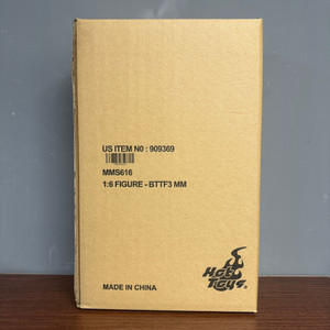 Hot Toys MMS616 1/6 Scale MARTY MCFLY Back to the Future Figure Hot Toys MMS616 1/6 Scale MARTY MCFLY Back to the Future Figure