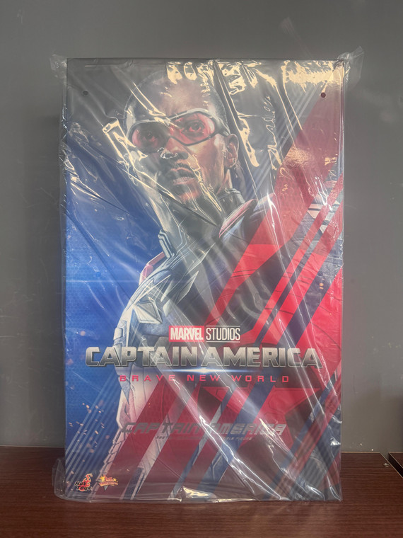 Hot Toys MMS779 Captain America Brave New World 1/6 Collectible Figure