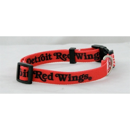 red wings dog collar