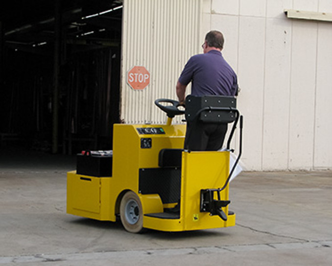 Taylor-Dunn E-451 Medium Capacity Tow Tractor