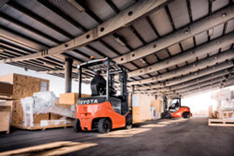 Toyota 80V Electric Pneumatic Forklift